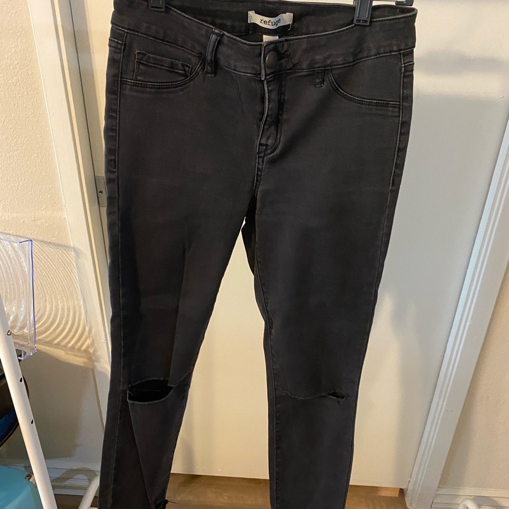 Skinny black jeans